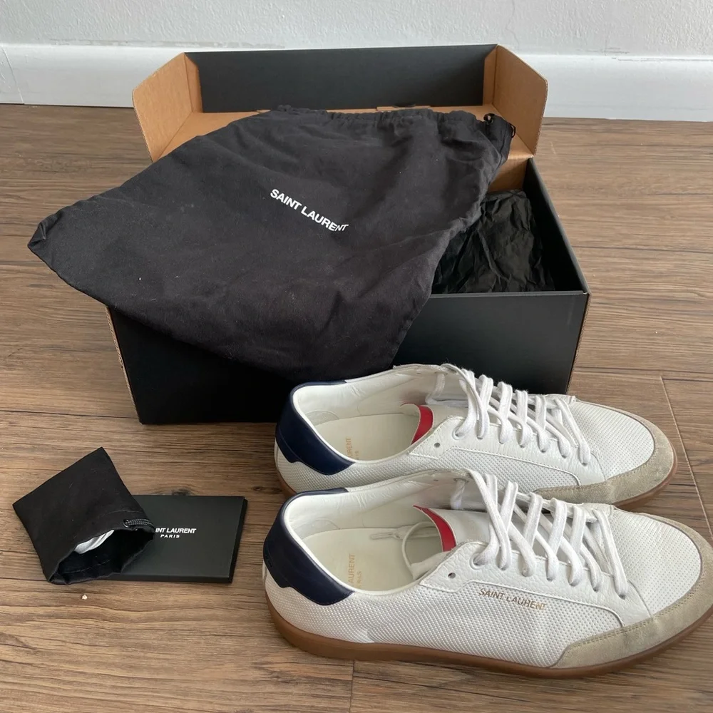 Saint Laurent classic saint